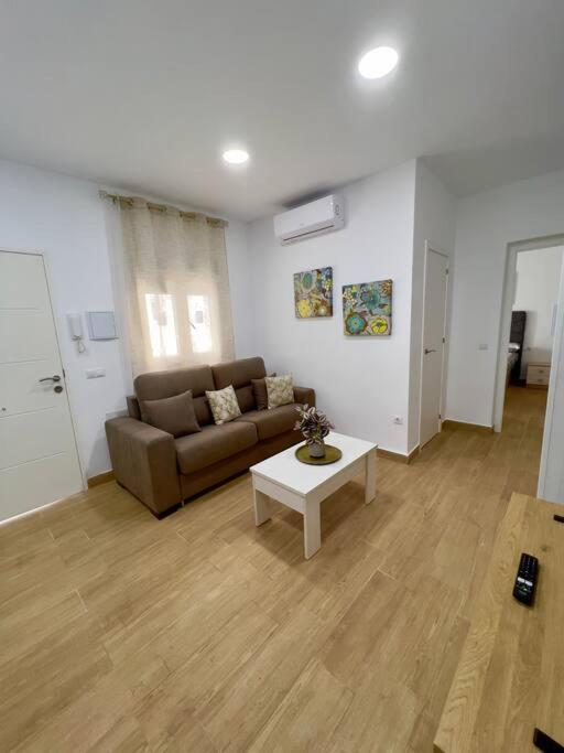 Rockside Residences Suites La Linea La Línea de la Concepción Esterno foto